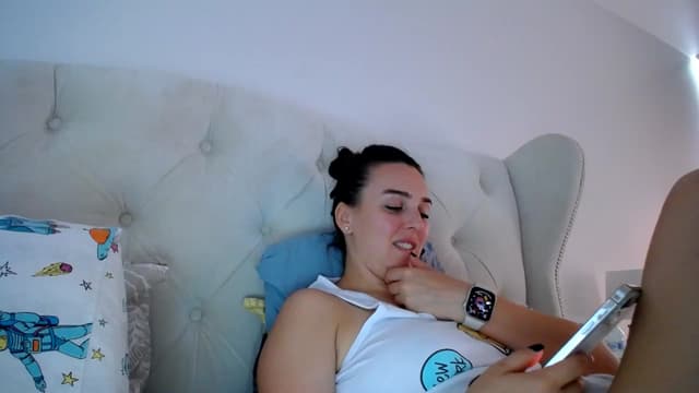 Gallery image thumbnail from L_A_U's myfreecams stream on, 09/14/2023, 08:15 image 6 of 20