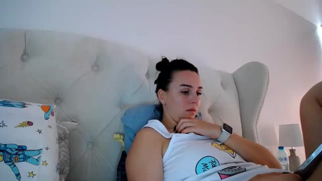 Gallery image thumbnail from L_A_U's myfreecams stream on, 09/14/2023, 08:15 image 1 of 20