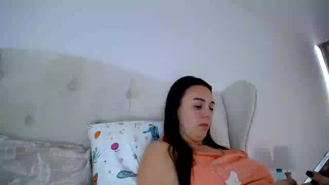 Gallery image thumbnail from L_A_U's myfreecams stream on, 09/15/2023, 08:06 image 17 of 20
