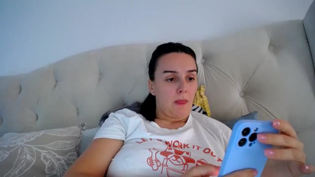 Gallery image thumbnail from L_A_U's myfreecams stream on, 10/10/2023, 08:52 image 4 of 20