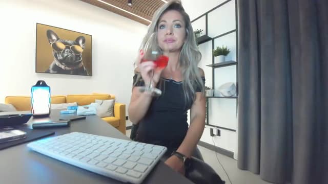 Gallery image thumbnail from L_y_d's myfreecams stream on, 11/02/2024, 18:52 image 4 of 20