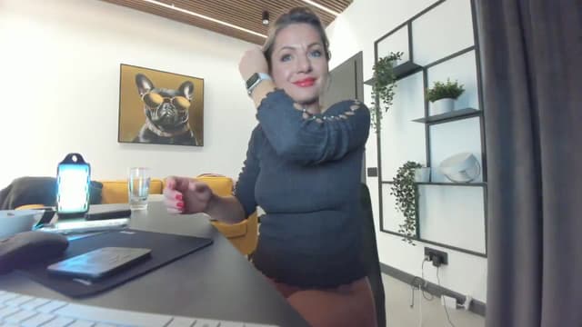 Gallery image thumbnail from L_y_d's myfreecams stream on, 11/08/2024, 23:12 image 19 of 20