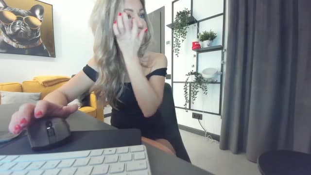 Gallery image thumbnail from L_y_d's myfreecams stream on, 12/17/2024, 23:01 image 2 of 20