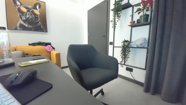 Gallery image thumbnail from L_y_d's myfreecams stream on, 04/04/2025, 21:45 image 20 of 20