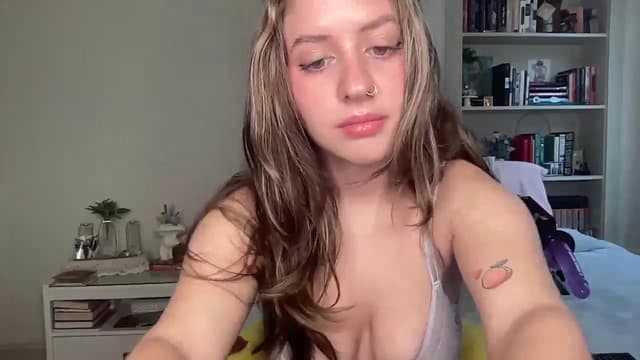 Gallery image thumbnail from Lena1's myfreecams stream on, 10/03/2024, 17:25 image 7 of 20
