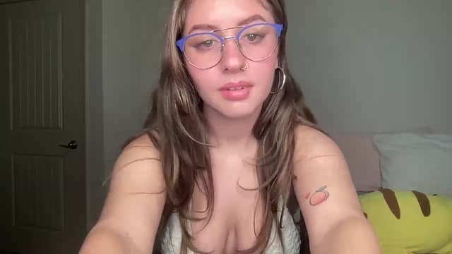 Gallery image thumbnail from Lena1's myfreecams stream on, 11/03/2024, 10:15 image 5 of 20