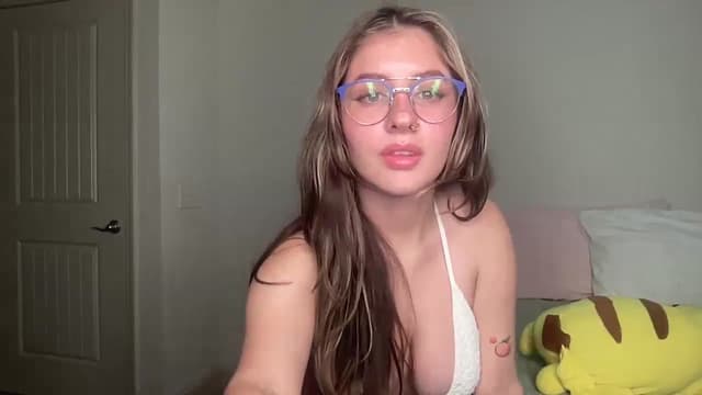 Gallery image thumbnail from Lena1's myfreecams stream on, 11/03/2024, 10:15 image 4 of 20