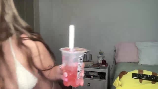 Gallery image thumbnail from Lena1's myfreecams stream on, 11/03/2024, 12:50 image 11 of 20