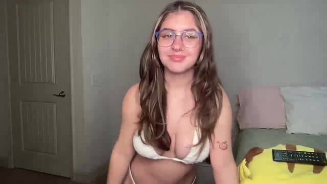 Gallery image thumbnail from Lena1's myfreecams stream on, 11/03/2024, 12:50 image 5 of 20