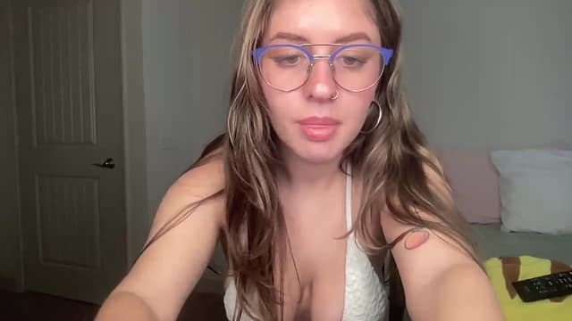 Gallery image thumbnail from Lena1's myfreecams stream on, 11/03/2024, 12:50 image 20 of 20