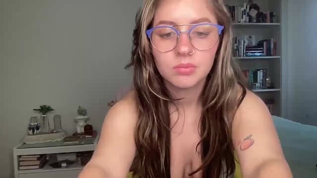 Gallery image thumbnail from Lena1's myfreecams stream on, 11/03/2024, 15:20 image 10 of 20