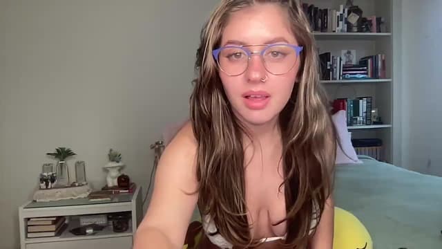 Gallery image thumbnail from Lena1's myfreecams stream on, 11/03/2024, 15:20 image 11 of 20