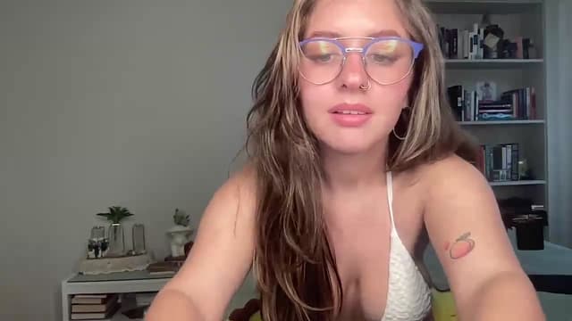 Gallery image thumbnail from Lena1's myfreecams stream on, 11/03/2024, 16:15 image 13 of 20