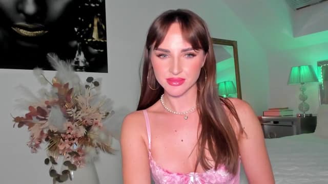 Gallery image thumbnail from LexiQ's myfreecams stream on, 01/12/2025, 02:16 image 16 of 20