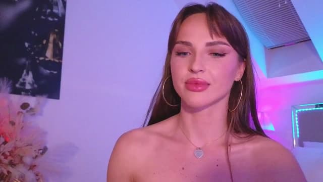 Gallery image thumbnail from LexiQ's myfreecams stream on, 04/06/2025, 23:48 image 13 of 20