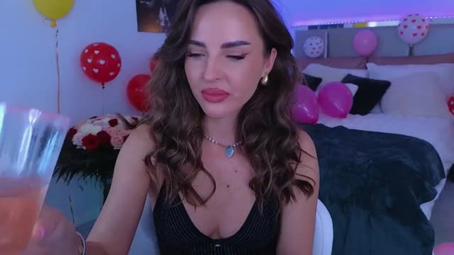 Gallery image thumbnail from LexiQ's myfreecams stream on, 10/20/2025, 05:27 image 2 of 20