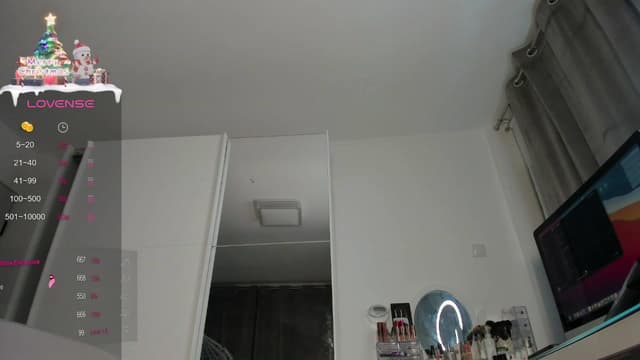 Gallery image thumbnail from Lilie's myfreecams stream on, 01/04/2024, 18:29 image 17 of 20