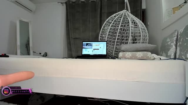 Gallery image thumbnail from Lilie's myfreecams stream on, 01/21/2025, 18:41 image 15 of 20