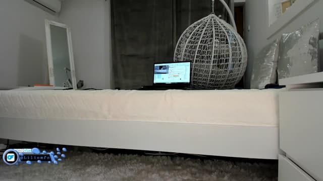 Gallery image thumbnail from Lilie's myfreecams stream on, 03/15/2025, 16:40 image 15 of 20