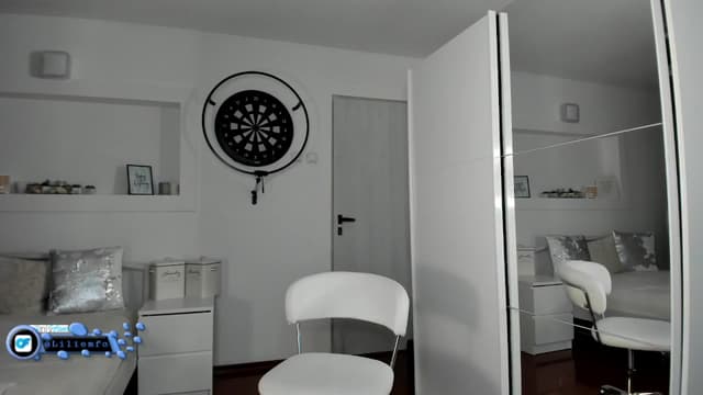 Gallery image thumbnail from Lilie's myfreecams stream on, 11/03/2025, 18:04 image 7 of 20