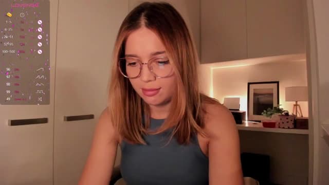 Gallery image thumbnail from Lisaa's myfreecams stream on, 09/22/2024, 16:37 image 4 of 20