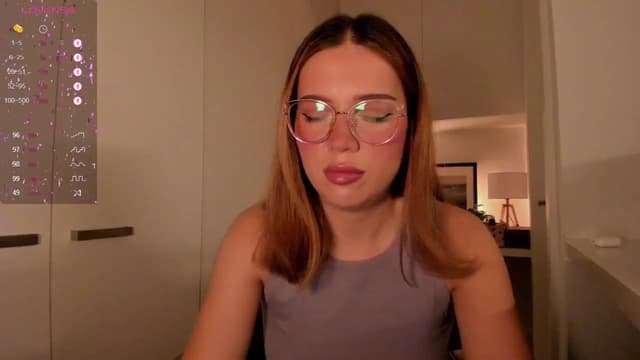 Gallery image thumbnail from Lisaa's myfreecams stream on, 09/23/2024, 15:26 image 17 of 20