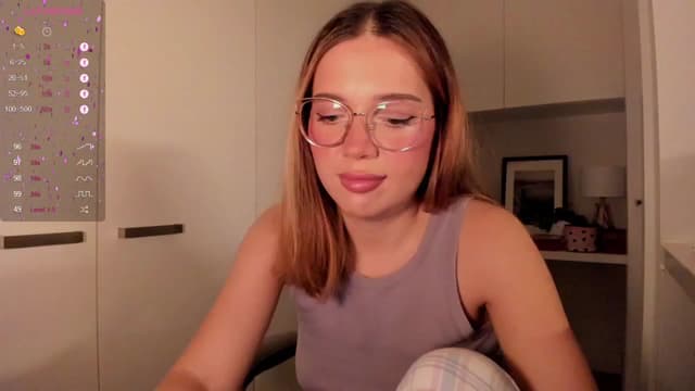 Gallery image thumbnail from Lisaa's myfreecams stream on, 09/23/2024, 15:57 image 3 of 20