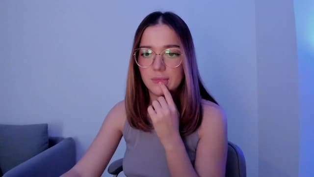 Gallery image thumbnail from Lisaa's myfreecams stream on, 10/25/2024, 08:30 image 15 of 20