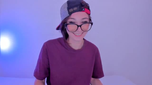 Gallery image thumbnail from LivM_'s myfreecams stream on, 12/08/2023, 09:15 image 6 of 20