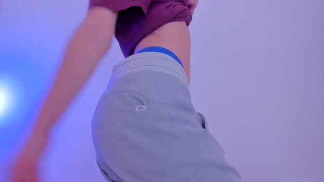 Gallery image thumbnail from LivM_'s myfreecams stream on, 12/08/2023, 09:15 image 7 of 20