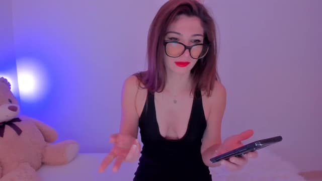 Gallery image thumbnail from LivM_'s myfreecams stream on, 01/08/2024, 08:35 image 4 of 20