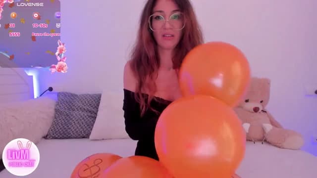 Gallery image thumbnail from LivM_'s myfreecams stream on, 10/25/2024, 08:31 image 16 of 20
