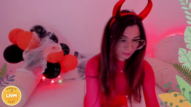 Gallery image thumbnail from LivM_'s myfreecams stream on, 10/30/2024, 07:37 image 10 of 20