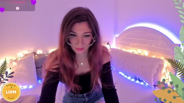 Gallery image thumbnail from LivM_'s myfreecams stream on, 11/02/2024, 09:39 image 10 of 20