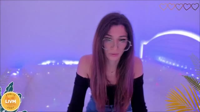 Gallery image thumbnail from LivM_'s myfreecams stream on, 11/11/2024, 08:32 image 8 of 20