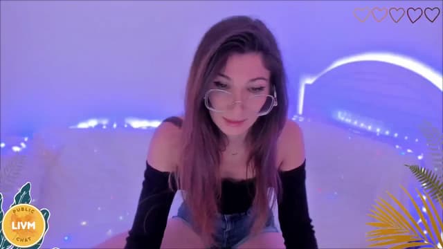 Gallery image thumbnail from LivM_'s myfreecams stream on, 11/11/2024, 08:32 image 18 of 20