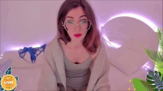 Gallery image thumbnail from LivM_'s myfreecams stream on, 11/19/2024, 09:08 image 11 of 20