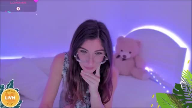 Gallery image thumbnail from LivM_'s myfreecams stream on, 11/21/2024, 09:20 image 17 of 20