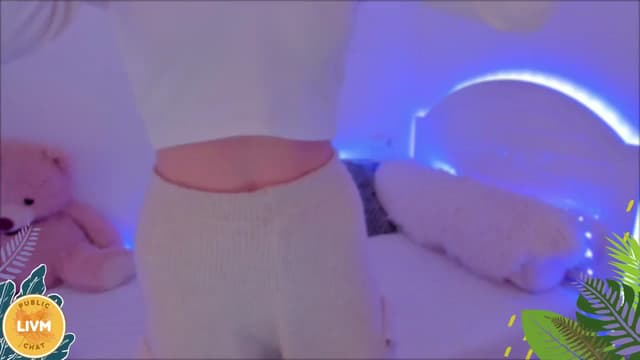 Gallery image thumbnail from LivM_'s myfreecams stream on, 11/30/2024, 08:56 image 7 of 20