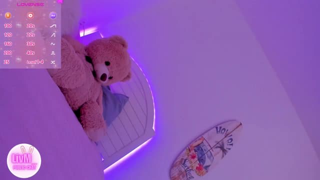 Gallery image thumbnail from LivM_'s myfreecams stream on, 01/10/2025, 09:30 image 9 of 20
