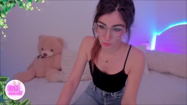 Gallery image thumbnail from LivM_'s myfreecams stream on, 02/02/2025, 08:13 image 12 of 20