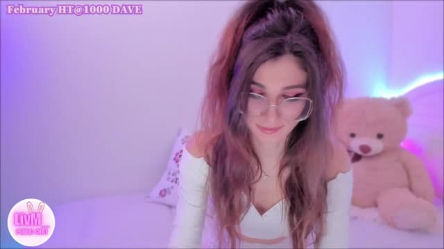 Gallery image thumbnail from LivM_'s myfreecams stream on, 02/16/2025, 09:32 image 8 of 20