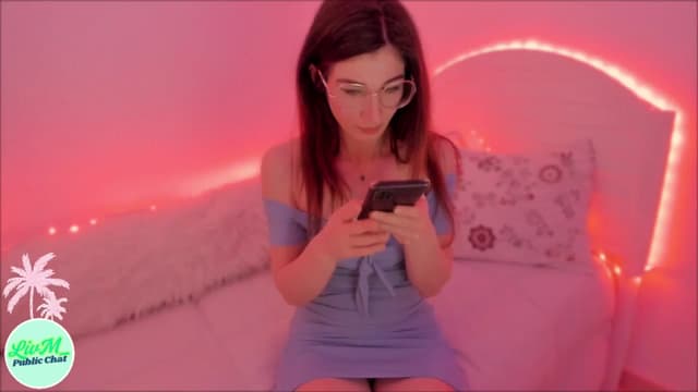 Gallery image thumbnail from LivM_'s myfreecams stream on, 03/17/2025, 08:17 image 2 of 20