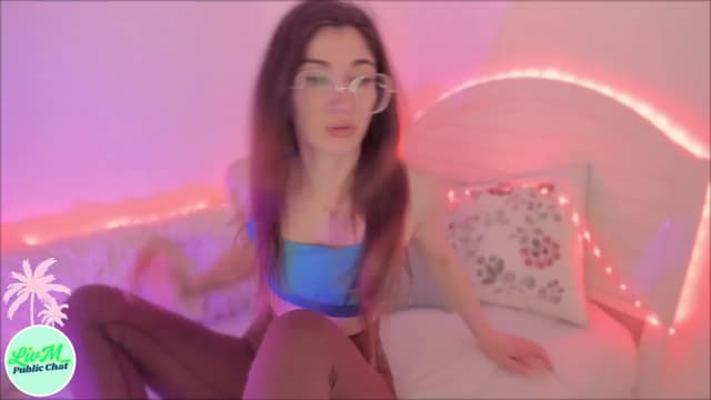 Gallery image thumbnail from LivM_'s myfreecams stream on, 03/21/2025, 08:36 image 16 of 20