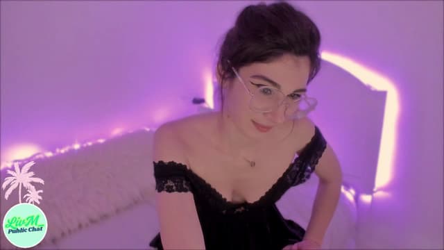 Gallery image thumbnail from LivM_'s myfreecams stream on, 03/22/2025, 09:22 image 4 of 20