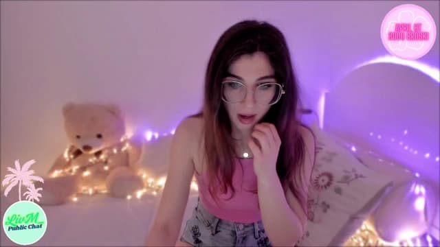 Gallery image thumbnail from LivM_'s myfreecams stream on, 04/04/2025, 07:40 image 12 of 20