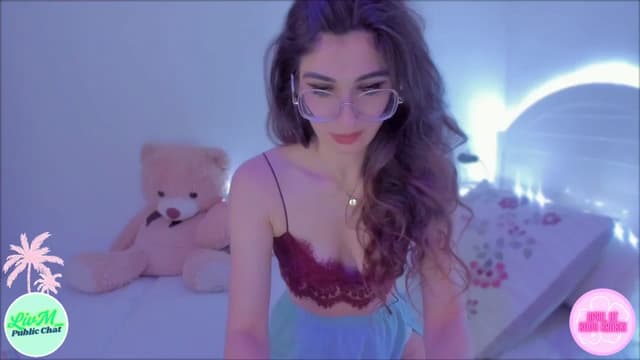 Gallery image thumbnail from LivM_'s myfreecams stream on, 04/08/2025, 09:11 image 1 of 20