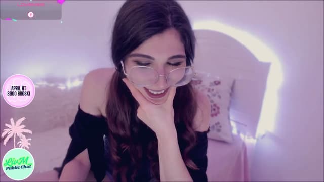 Gallery image thumbnail from LivM_'s myfreecams stream on, 04/14/2025, 08:38 image 9 of 20