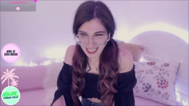 Gallery image thumbnail from LivM_'s myfreecams stream on, 04/14/2025, 08:38 image 6 of 20
