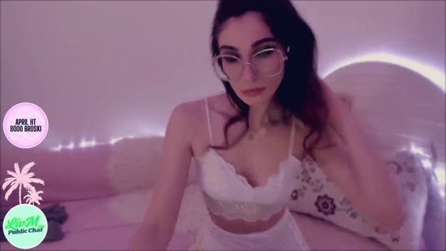Gallery image thumbnail from LivM_'s myfreecams stream on, 04/15/2025, 09:14 image 3 of 20